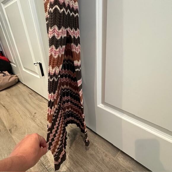 Heartloom Bennet Dress in Brown/Mauve Chevron Wave Size: Small - Picture 5 of 11